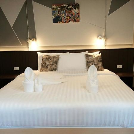 Room2U Hat Yai Bagian luar foto
